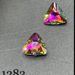 نگین مثلث به ابعاد 1*1 سبز طاووسی کد :1283