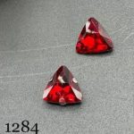 نگین مثلث به ابعاد 1*1 قرمز کد: 1284