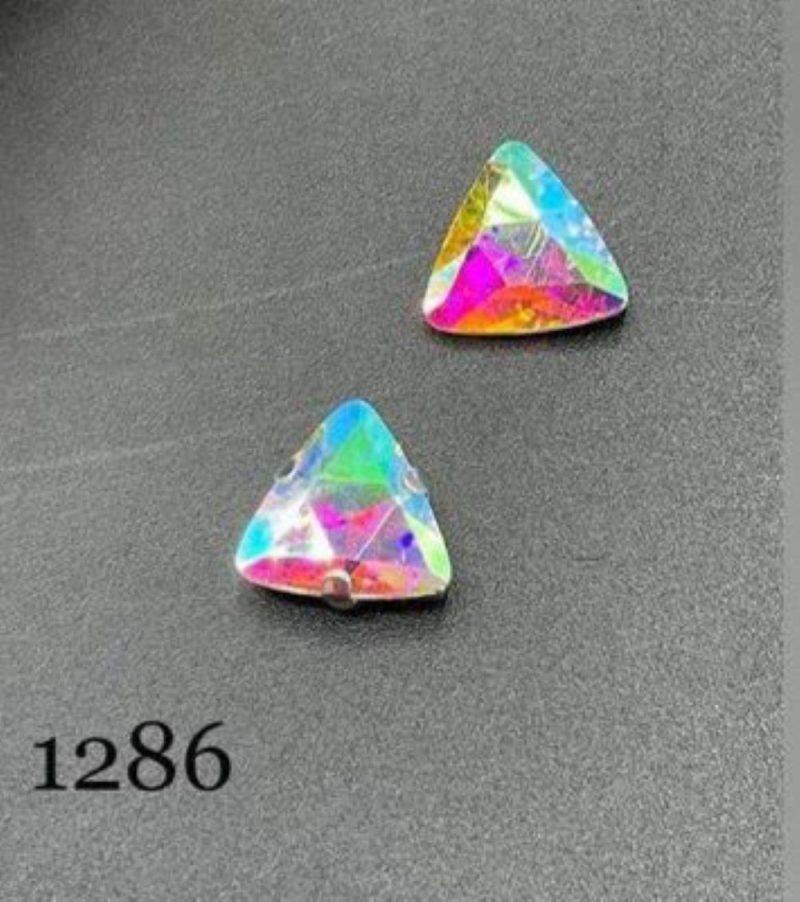 نگین مثلث به ابعاد 1*1 سفید 7 رنگ کد: 1286 - Image 1