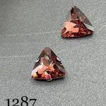 نگین مثلث به ابعاد 1*1 عنابی کد: 1287