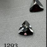 نگین مثلث به ابعاد 1*1مشکی  کد:  1293