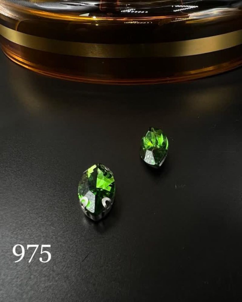 نگین مارکیز سبز کاهویی سایز 9*18 کد 975 - Image 1