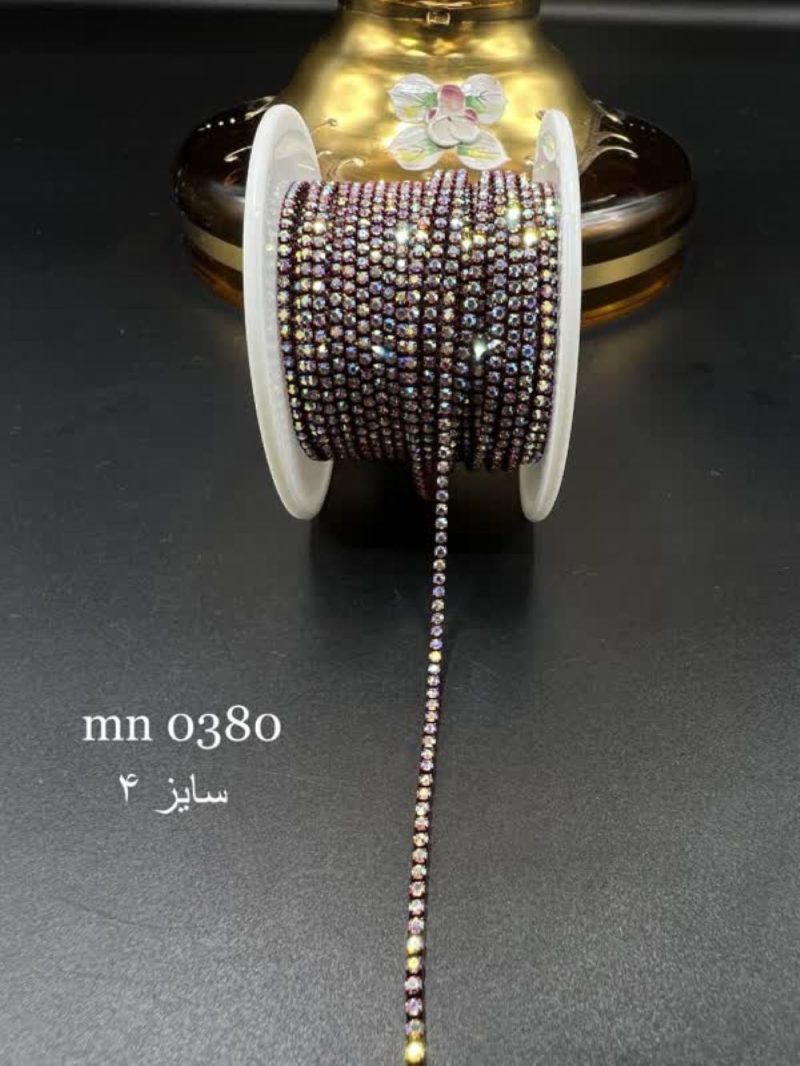 نگین متری سایز ۴ هفت رنگ پایه زرشکی کد: mn0380 - Image 1